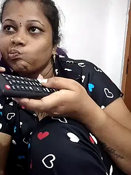 sweetqueen143 online show from May 3, 3:34 am