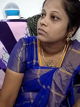 Snapshot of sweetqueen143 chatting on May 27, 6:43 am sweetqueen143 online show from May 27, 6:43 am