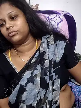 Snapshot of sweetqueen143 chatting on June 10, 9:14 pm sweetqueen143 online show from June 10, 9:14 pm