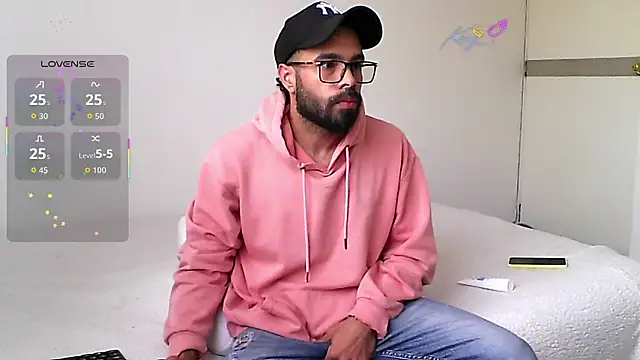 Snapshot of htrebor87 chatting on February 23, 5:43 pm htrebor87 online show from February 23, 5:43 pm