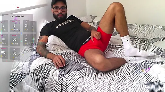 Snapshot of htrebor87 chatting on March 26, 7:41 pm htrebor87 online show from March 26, 7:41 pm