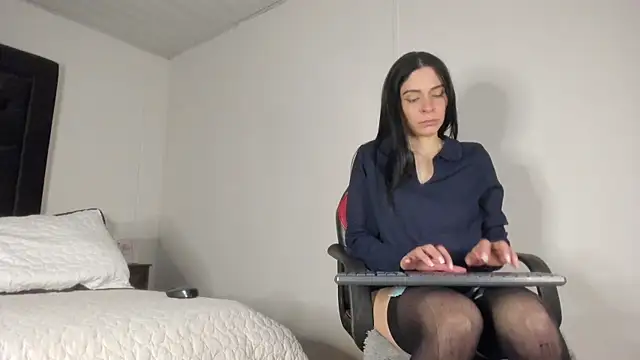 Roseshelbyy online show from October 22, 1:00 pm