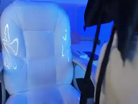 Snapshot of Gyal_8_ chatting on October 27, 3:10 am Gyal 8 online show from October 27, 3:10 am