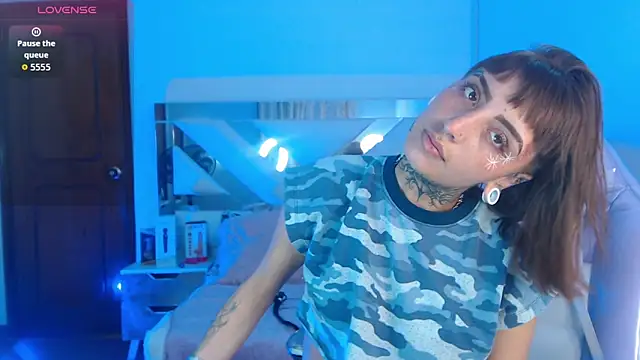 Snapshot of Gyal_8_ chatting on October 28, 3:10 am Gyal 8 online show from October 28, 3:10 am