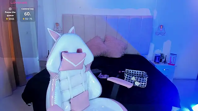 Snapshot of Gyal_8_ chatting on November 24, 7:57 pm Gyal 8 online show from November 24, 7:57 pm