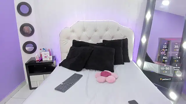 Thayla Fox online show from October 20, 1:44 pm