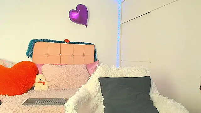 cat nasty online show from April 20, 7:04 pm