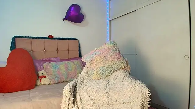 Snapshot of cat_nasty chatting on June 22, 9:34 pm cat nasty online show from June 22, 9:34 pm