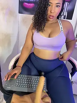 Snapshot of becca_wilsson chatting on May 14, 6:47 pm becca wilsson online show from May 14, 6:47 pm
