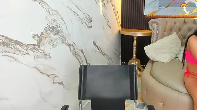 Snapshot of MIA_RUSSELL_ chatting on October 2, 7:32 pm MIA RUSSELL online show from October 2, 7:32 pm