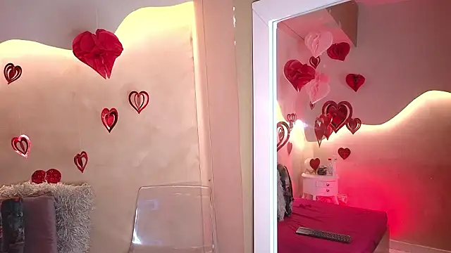 SaraGuzmann online show from February 13, 7:54 pm