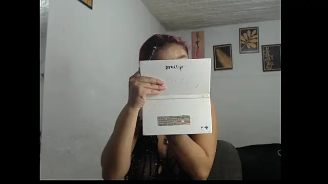 Emily babybo online show from October 27, 9:30 pm