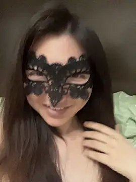 Snapshot of fioralba chatting on May 30, 12:30 am fioralba online show from May 30, 12:30 am