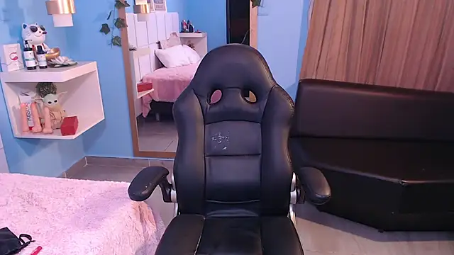 PenelopeBond online show from November 12, 2:23 am