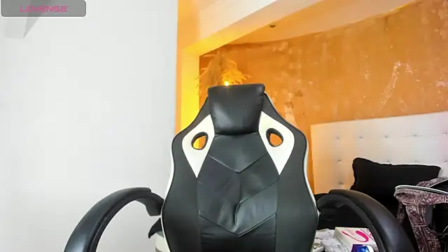 ZOE ROSE4 online show from September 26, 8:46 pm