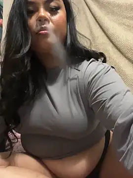 Snapshot of kiaradanielaxx chatting on November 21, 6:45 am kiaradanielaxx online show from November 21, 6:45 am