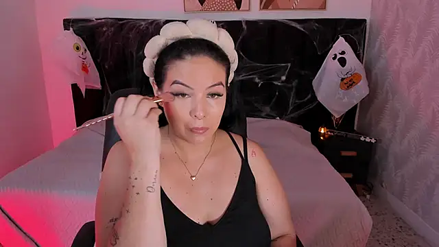 camiladuke7 online show from October 28, 7:38 pm