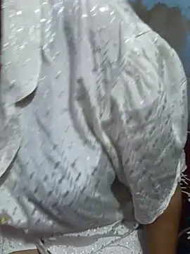 Snapshot of Hey_Jully chatting on October 2, 6:59 pm Hey Jully online show from October 2, 6:59 pm