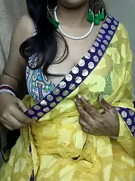 Snapshot of Hey_Jully chatting on October 15, 5:07 am Hey Jully online show from October 15, 5:07 am