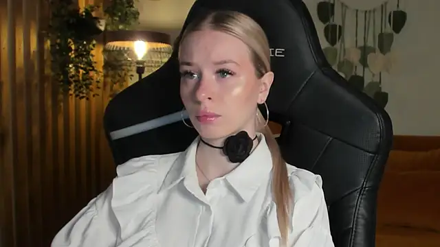 MiaGraces online show from November 30, 5:22 am