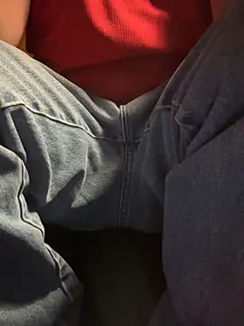 Snapshot of playtime87 chatting on December 19, 10:39 pm playtime87 online show from December 19, 10:39 pm