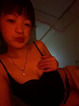 Snapshot of Tramy_xx chatting on May 31, 2:02 pm Tramy xx online show from May 31, 2:02 pm