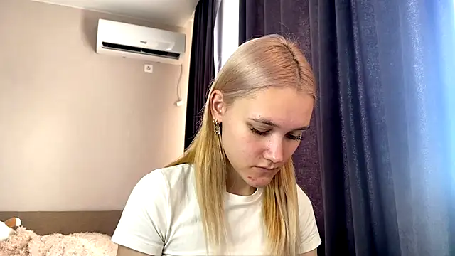 Snapshot of TwinedPeril chatting on October 11, 7:07 am TwinedPeril online show from October 11, 7:07 am