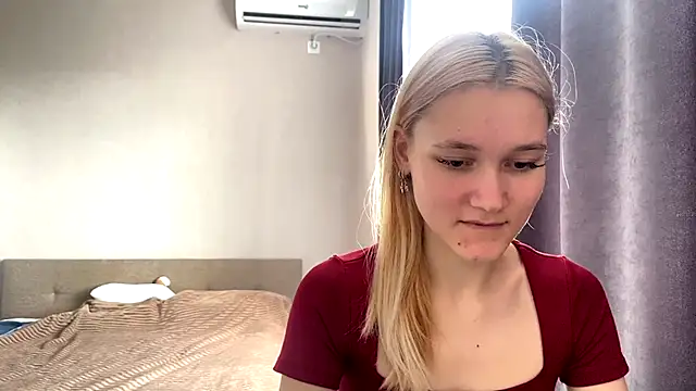 Snapshot of TwinedPeril chatting on October 25, 7:05 am TwinedPeril online show from October 25, 7:05 am