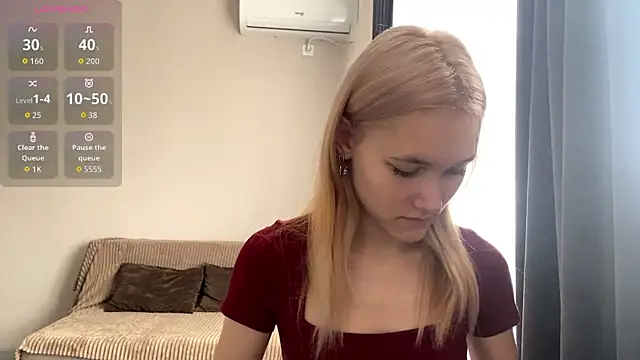 Snapshot of TwinedPeril chatting on October 28, 7:12 am TwinedPeril online show from October 28, 7:12 am