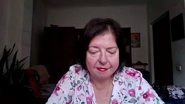 Snapshot of Violet_Pulse chatting on October 17, 10:51 am Violet Pulse online show from October 17, 10:51 am