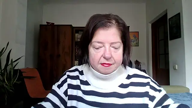 Snapshot of Violet_Pulse chatting on November 3, 8:59 am Violet Pulse online show from November 3, 8:59 am