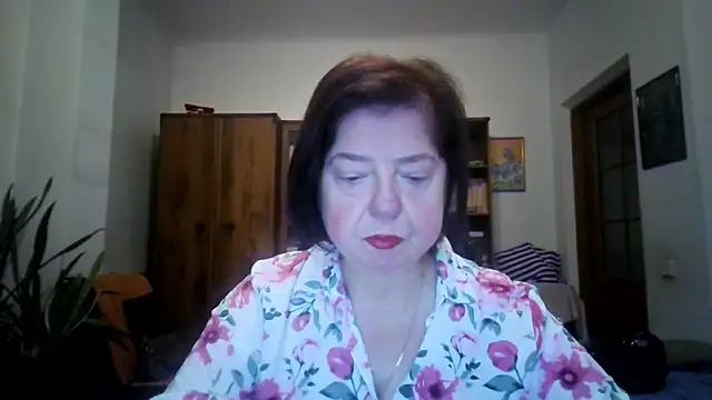 Snapshot of Violet_Pulse chatting on December 4, 11:19 am Violet Pulse online show from December 4, 11:19 am