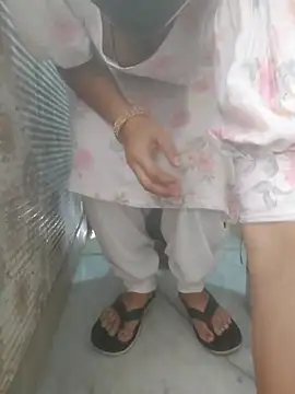 Cute-Charvii online show from November 5, 3:50 am