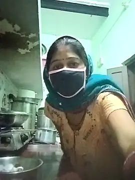 Cute-Charvii online show from February 13, 1:12 am