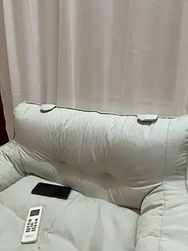 Snapshot of AZ37866 chatting on October 19, 9:32 am AZ37866 online show from October 19, 9:32 am