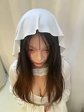 Snapshot of AZ37866 chatting on October 31, 1:50 am AZ37866 online show from October 31, 1:50 am