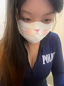 Snapshot of AZ37866 chatting on November 2, 2:14 am AZ37866 online show from November 2, 2:14 am