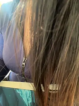 Snapshot of AZ37866 chatting on November 20, 2:01 am AZ37866 online show from November 20, 2:01 am