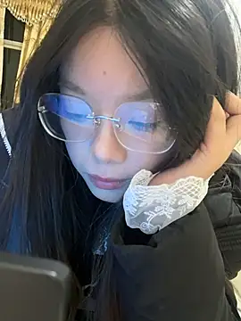 Snapshot of AZ37866 chatting on November 20, 2:06 pm AZ37866 online show from November 20, 2:06 pm