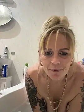 Carmen36XX online show from October 26, 11:09 pm