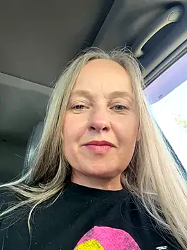 B i r d i e online show from September 22, 12:18 pm