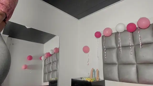 peyton  wat online show from November 29, 3:31 am