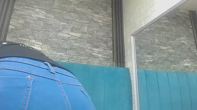 Lil Rose2006 online show from December 4, 1:09 pm