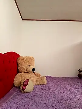 Snapshot of SALOME-28_ chatting on April 24, 4:53 pm SALOME-28 online show from April 24, 4:53 pm