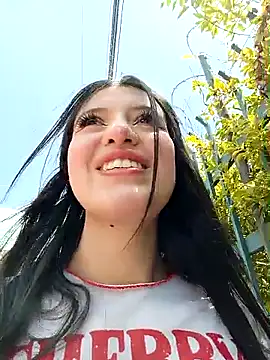 Snapshot of SALOME-28_ chatting on May 6, 4:12 pm SALOME-28 online show from May 6, 4:12 pm