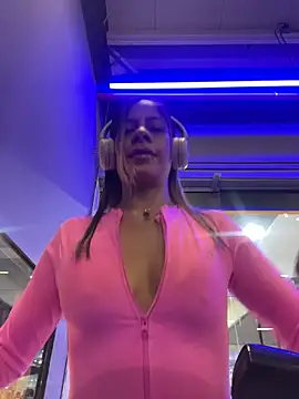 KatThomas online show from November 13, 11:03 pm