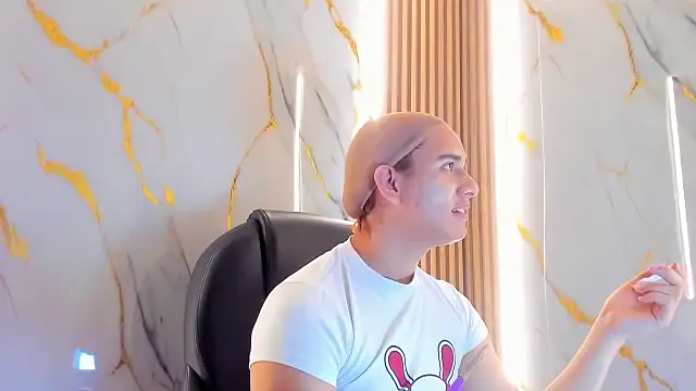 Marian Cristal online show from February 7, 3:21 am