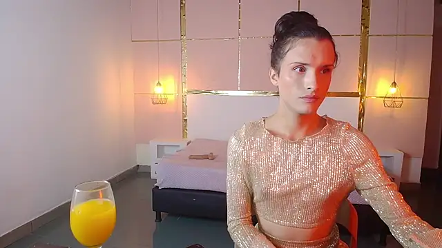 Snapshot of IsabelFernandez chatting on October 10, 5:28 am IsabelFernandez online show from October 10, 5:28 am