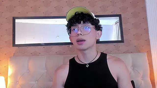 liam twiink online show from April 21, 7:28 pm