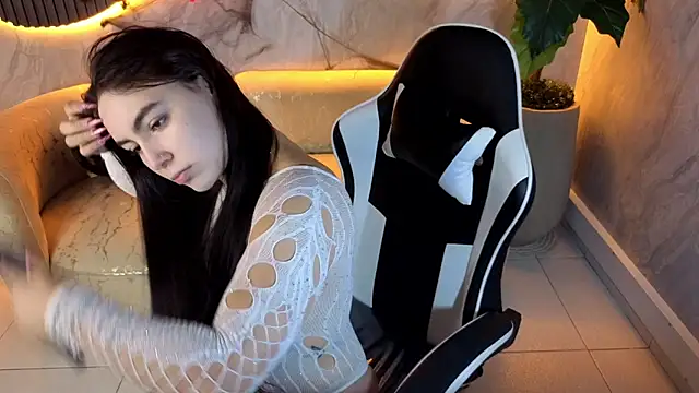 Snapshot of scarlett_smith_tp chatting on October 13, 1:44 pm scarlett smith tp online show from October 13, 1:44 pm